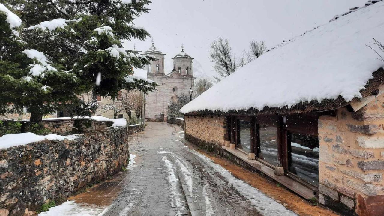 Riano En Las Montanas De Carmen Εξωτερικό φωτογραφία